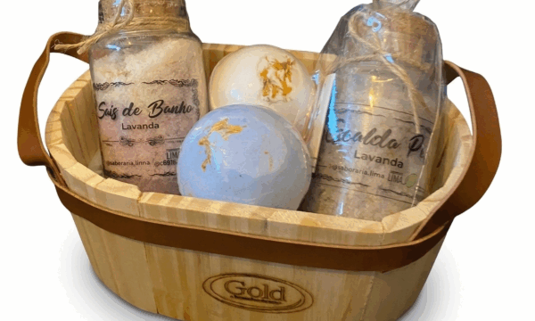 SAIS DE BANHO E ESCALDA PÉS(SAIS)ACOMPANHA BANHEIRA DE MADEIRA PARA DECORAR AMBIENTE